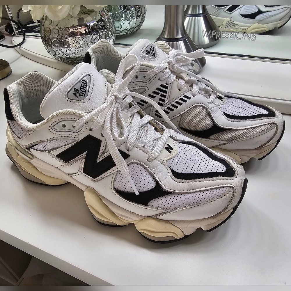 New Balance 9060 Men 7.5 Woman 9 Sneakers